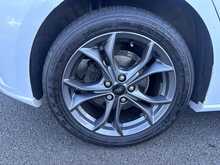 Ford Focus T EcoBoost ST-Line 