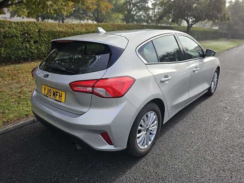 Ford 1.0T EcoBoost Titanium Hatchback 5dr Petrol Manual Euro 6 (s/s) (125 ps)