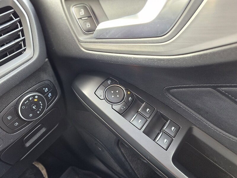 Ford 1.0T EcoBoost Titanium Hatchback 5dr Petrol Manual Euro 6 (s/s) (125 ps)