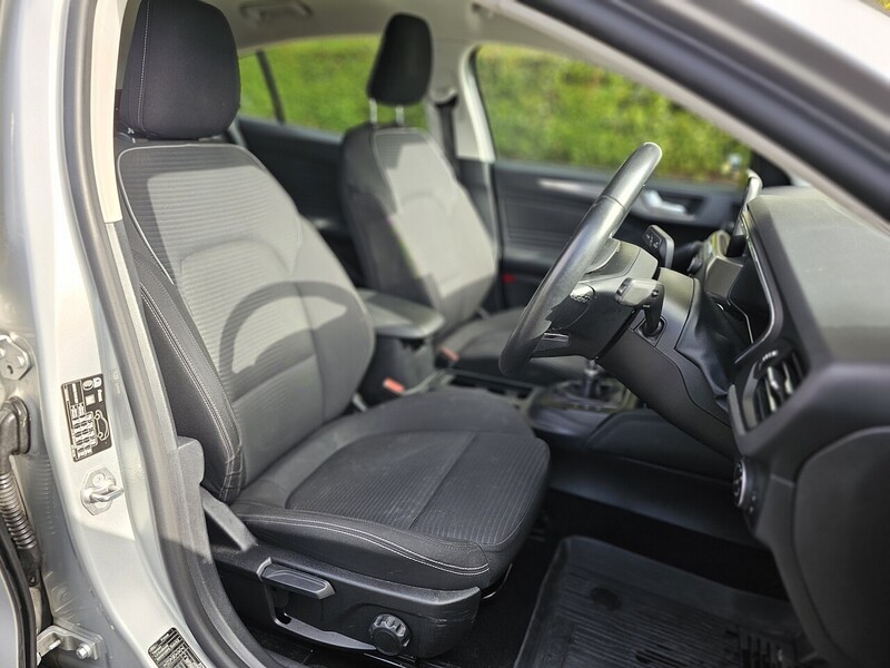 Ford 1.0T EcoBoost Titanium Hatchback 5dr Petrol Manual Euro 6 (s/s) (125 ps)