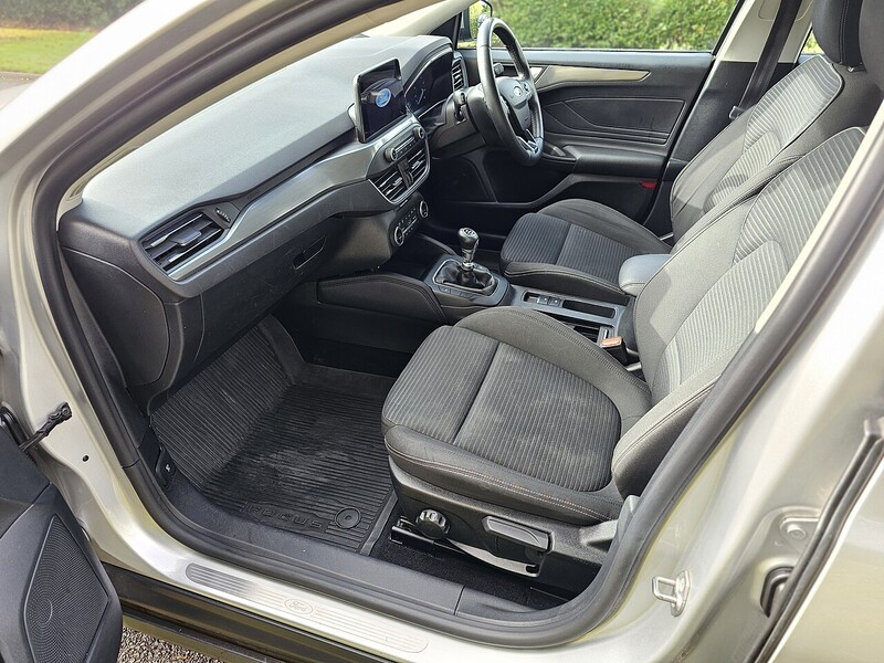 Ford 1.0T EcoBoost Titanium Hatchback 5dr Petrol Manual Euro 6 (s/s) (125 ps)