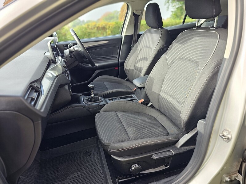 Ford 1.0T EcoBoost Titanium Hatchback 5dr Petrol Manual Euro 6 (s/s) (125 ps)