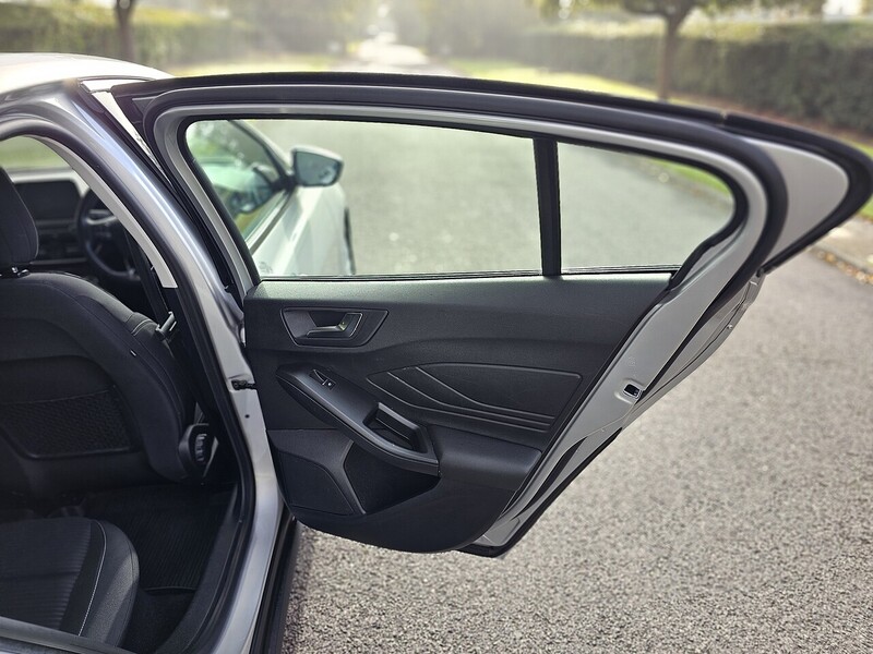 Ford 1.0T EcoBoost Titanium Hatchback 5dr Petrol Manual Euro 6 (s/s) (125 ps)