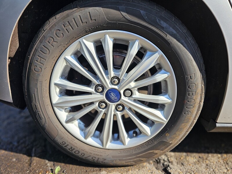 Ford 1.0T EcoBoost Titanium Hatchback 5dr Petrol Manual Euro 6 (s/s) (125 ps)