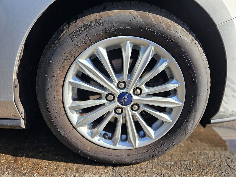 Ford 1.0T EcoBoost Titanium Hatchback 5dr Petrol Manual Euro 6 (s/s) (125 ps)