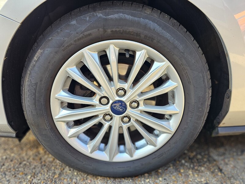 Ford 1.0T EcoBoost Titanium Hatchback 5dr Petrol Manual Euro 6 (s/s) (125 ps)