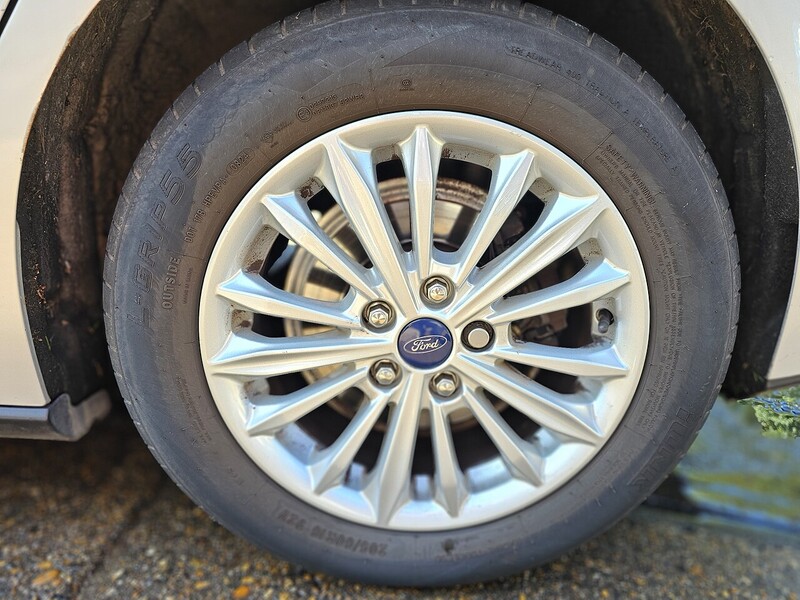 Ford 1.0T EcoBoost Titanium Hatchback 5dr Petrol Manual Euro 6 (s/s) (125 ps)