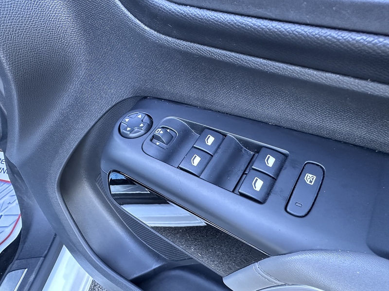 Citroen PureTech Flair SUV 1.2 Manual Petrol