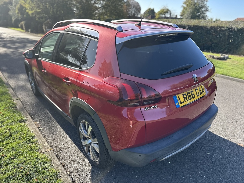 Peugeot PureTech Allure SUV 1.2 Manual Petrol