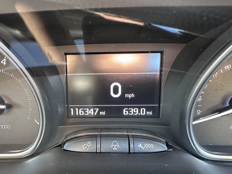 Peugeot PureTech Allure SUV 1.2 Manual Petrol