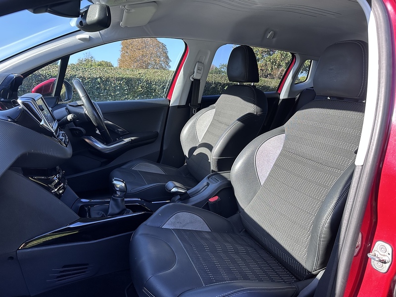 Peugeot PureTech Allure SUV 1.2 Manual Petrol