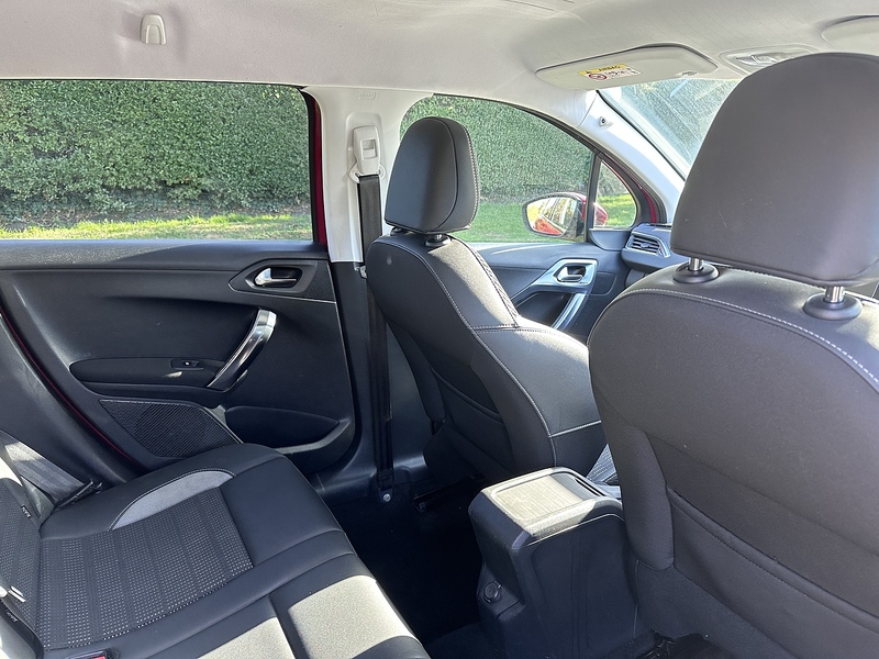 Peugeot PureTech Allure SUV 1.2 Manual Petrol