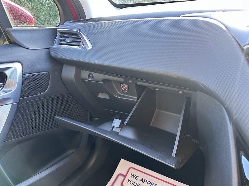 Peugeot PureTech Allure SUV 1.2 Manual Petrol