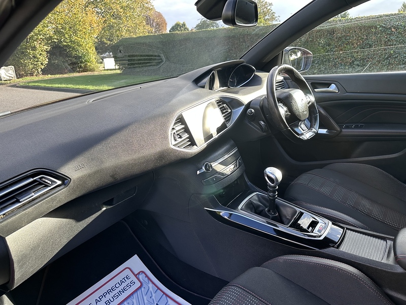 Peugeot PureTech GT Line Estate 1.2 Manual Petrol