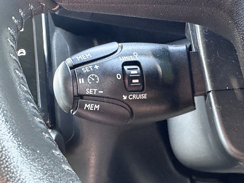 Citroen PureTech Shine SUV 1.2 Automatic Petrol