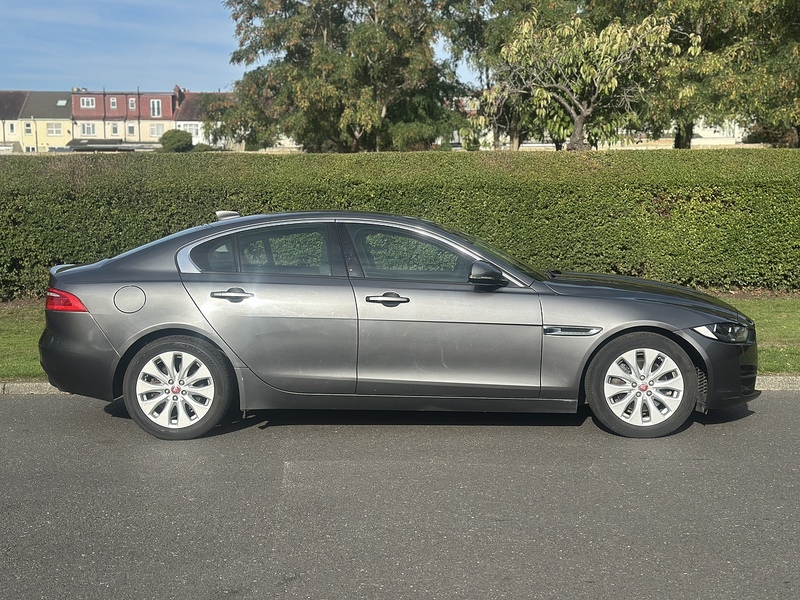 Jaguar d SE Saloon 2.0 Manual Diesel