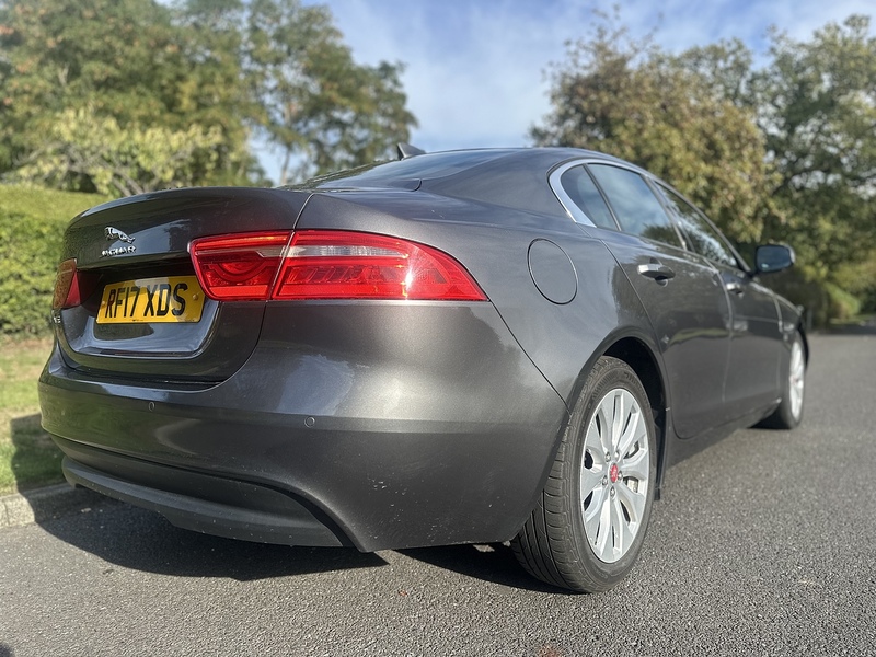 Jaguar d SE Saloon 2.0 Manual Diesel
