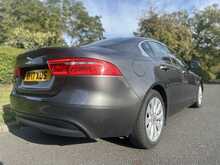 Jaguar XE d SE 
