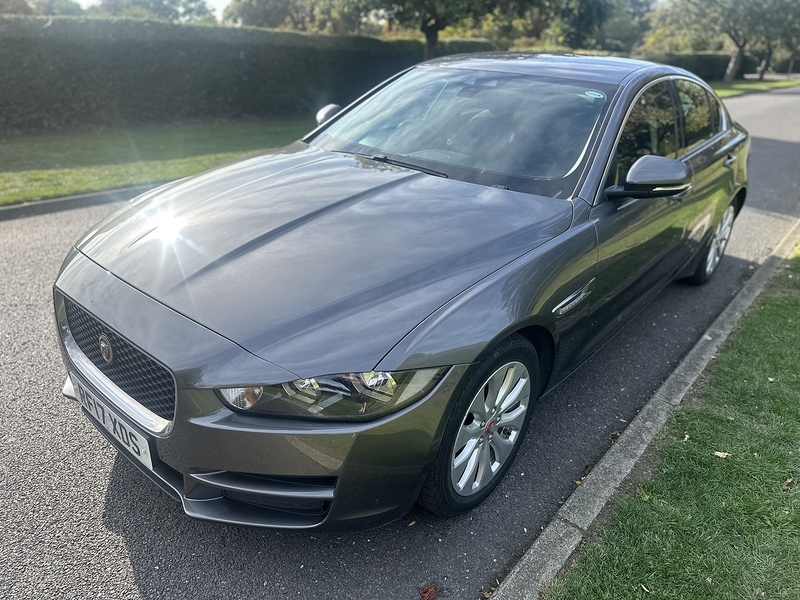 Jaguar d SE Saloon 2.0 Manual Diesel