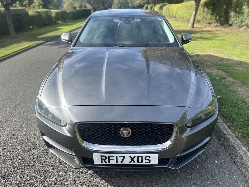 Jaguar d SE Saloon 2.0 Manual Diesel