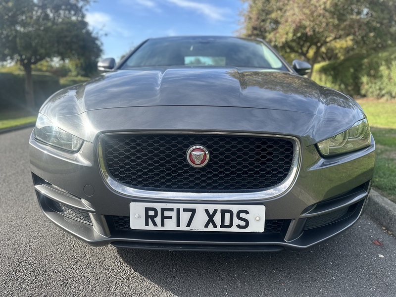Jaguar d SE Saloon 2.0 Manual Diesel