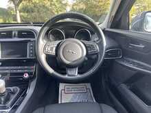 Jaguar XE d SE 