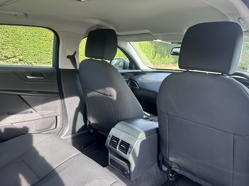 Jaguar d SE Saloon 2.0 Manual Diesel