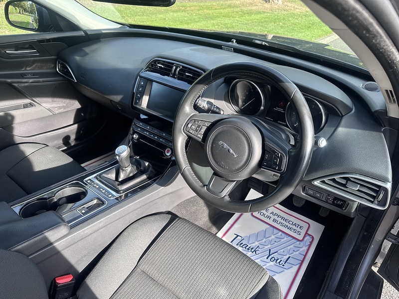 Jaguar d SE Saloon 2.0 Manual Diesel