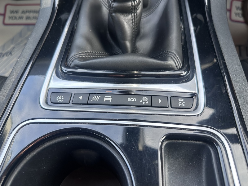 Jaguar d SE Saloon 2.0 Manual Diesel