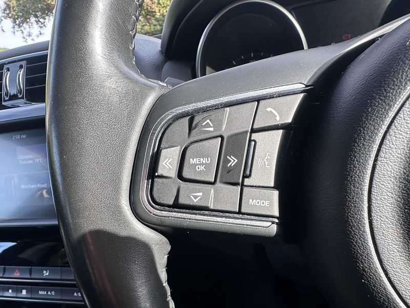 Jaguar d SE Saloon 2.0 Manual Diesel