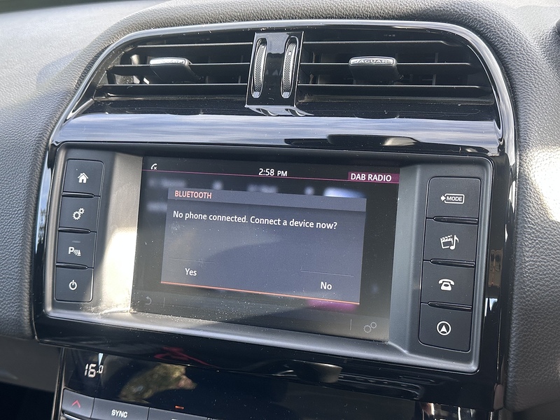 Jaguar d SE Saloon 2.0 Manual Diesel