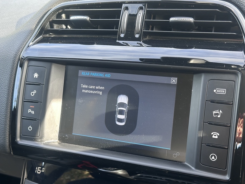 Jaguar d SE Saloon 2.0 Manual Diesel