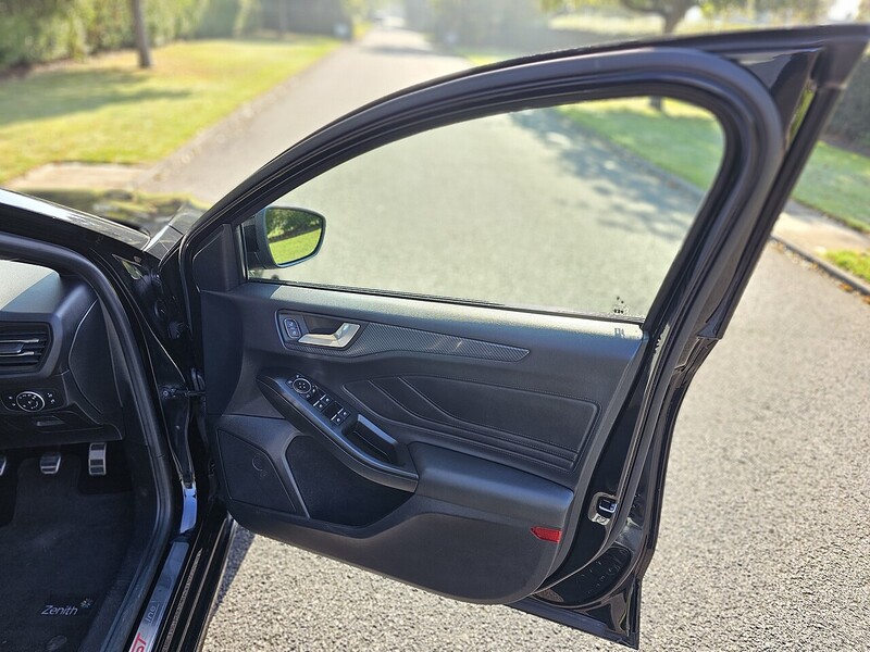 Ford EcoBlue ST-Line X Estate 1.5 Manual Diesel