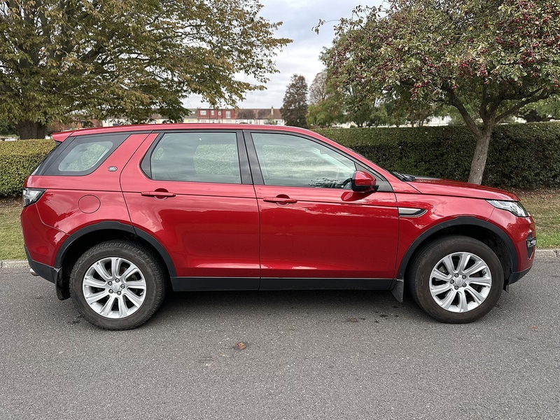 Land Rover TD4 SE Tech SUV 2.0 Manual Diesel