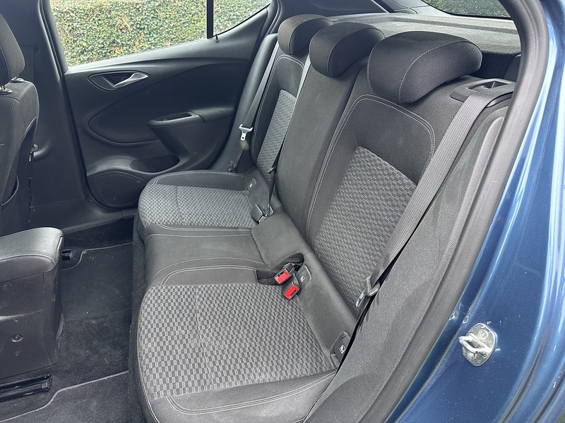Vauxhall i SRi Hatchback 1.4 Manual Petrol