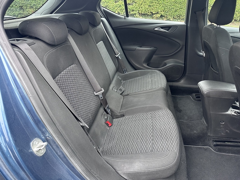 Vauxhall i SRi Hatchback 1.4 Manual Petrol