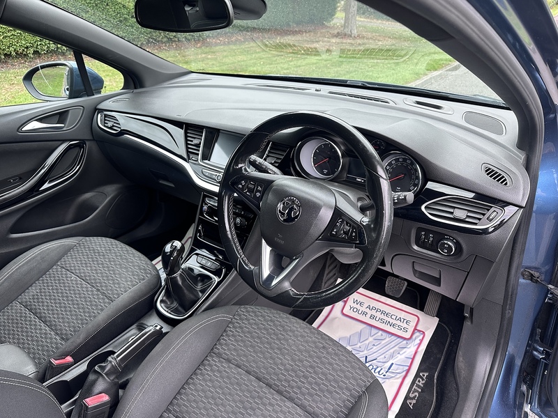 Vauxhall i SRi Hatchback 1.4 Manual Petrol