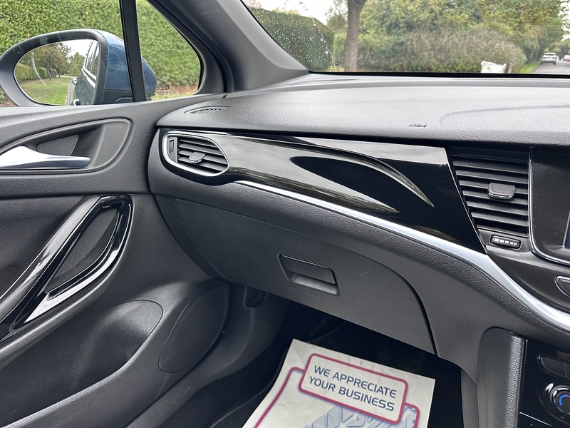 Vauxhall i SRi Hatchback 1.4 Manual Petrol