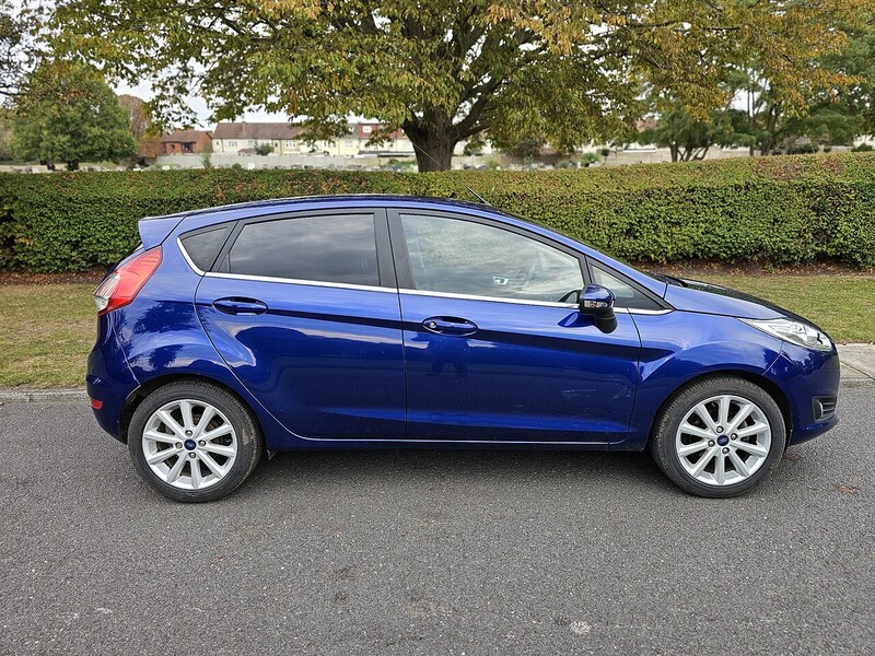 Ford T EcoBoost Titanium Hatchback 1.0 Manual Petrol