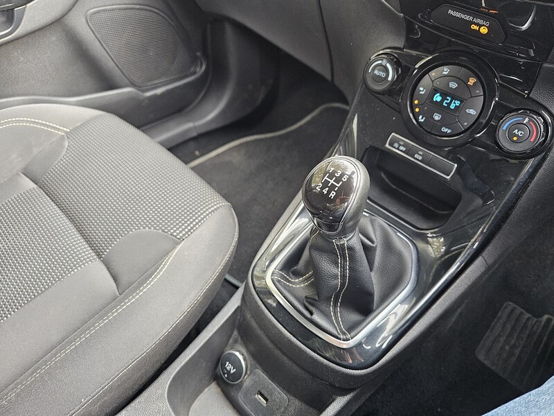 Ford T EcoBoost Titanium Hatchback 1.0 Manual Petrol