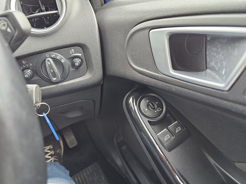 Ford T EcoBoost Titanium Hatchback 1.0 Manual Petrol