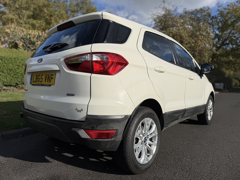 Ford 1.5 Zetec SUV 5dr Petrol Manual 2WD Euro 5 (112 ps)