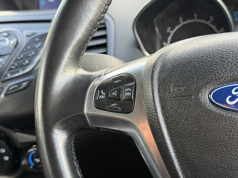 Ford 1.5 Zetec SUV 5dr Petrol Manual 2WD Euro 5 (112 ps)