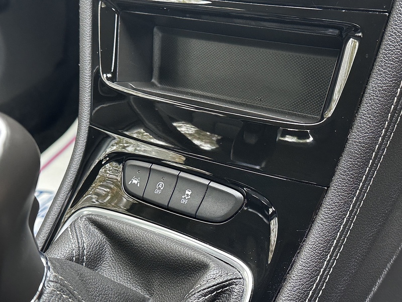 Vauxhall Turbo Elite Nav Hatchback 1.2 Manual Petrol