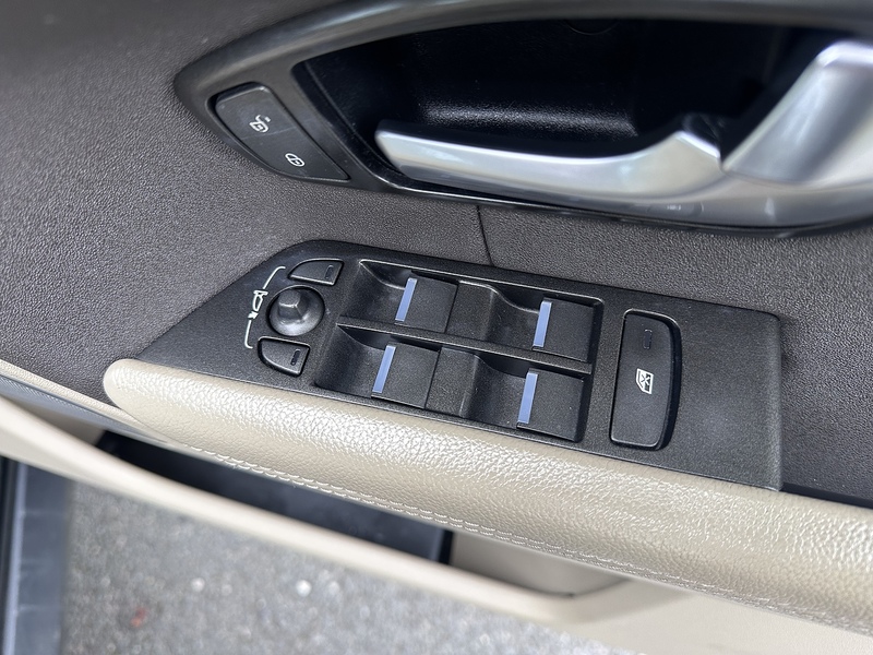 Land Rover eD4 SE SUV 2.0 Manual Diesel