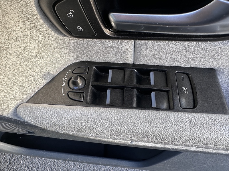 Land Rover TD4 SE SUV 2.0 Manual Diesel