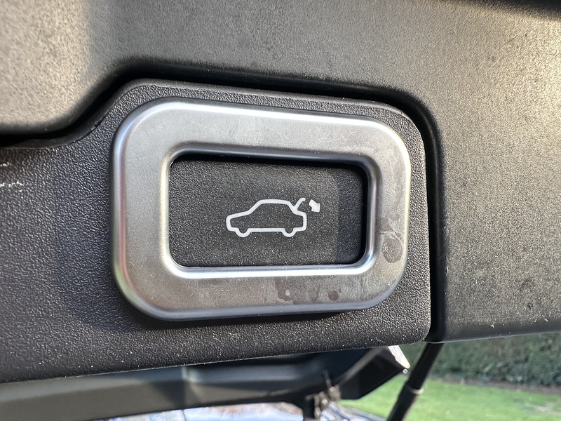 Land Rover TD4 SE SUV 2.0 Manual Diesel