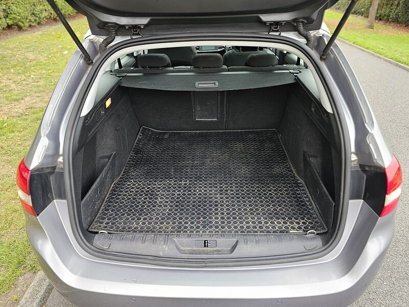 Peugeot PureTech Allure Estate 1.2 Manual Petrol