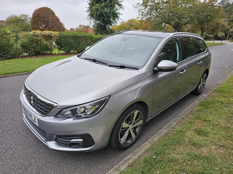 Peugeot PureTech Allure Estate 1.2 Manual Petrol