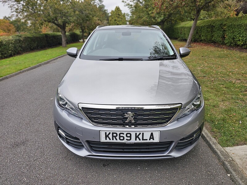 Peugeot PureTech Allure Estate 1.2 Manual Petrol
